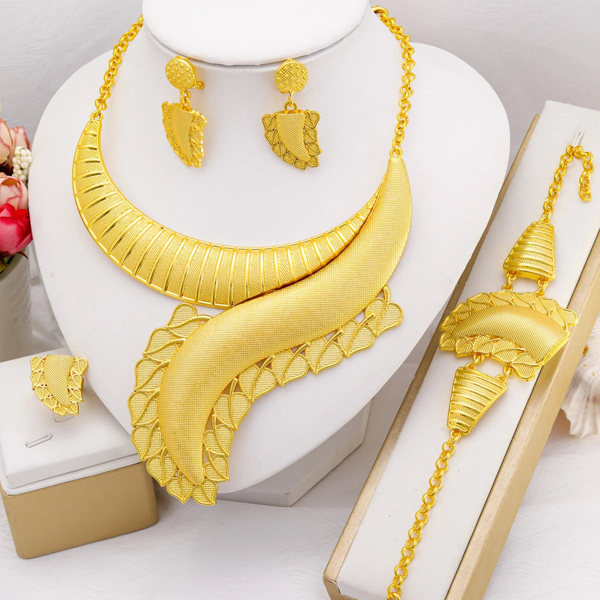 Dubai Fashion Gold Color Jewelry Set Pendant Necklace for Women Bracelet Earrings Ring Luxury Wedding Party Gift